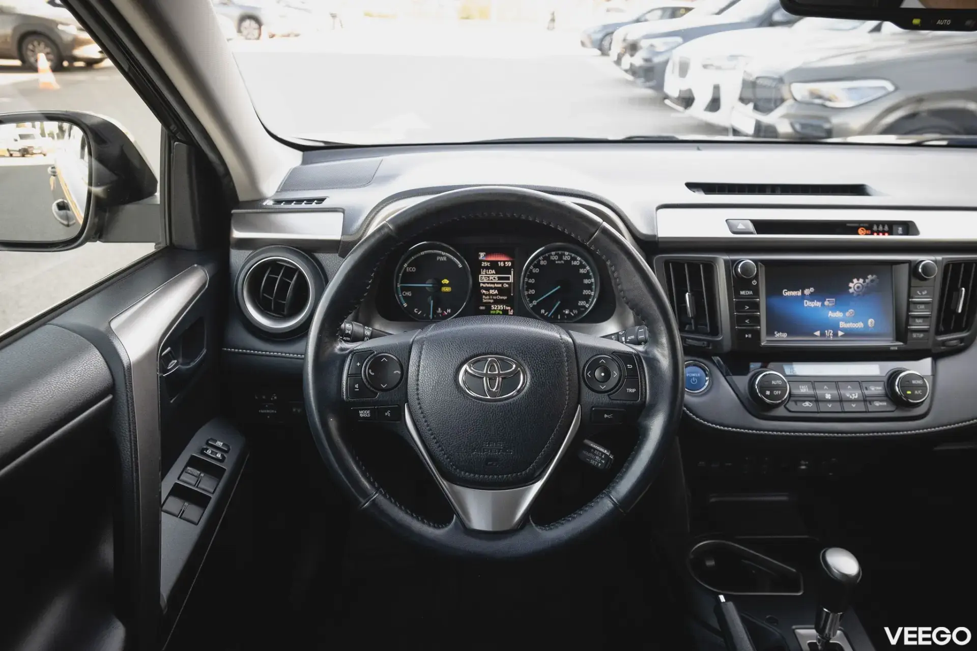 Toyota RAV4 Luxury Hybrid 2.5 114kW