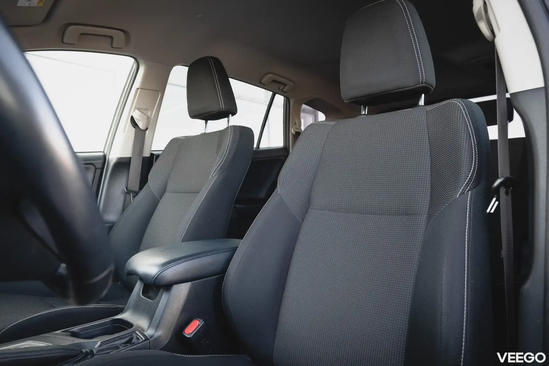 Toyota RAV4 Luxury Hybrid 2.5 114kW
