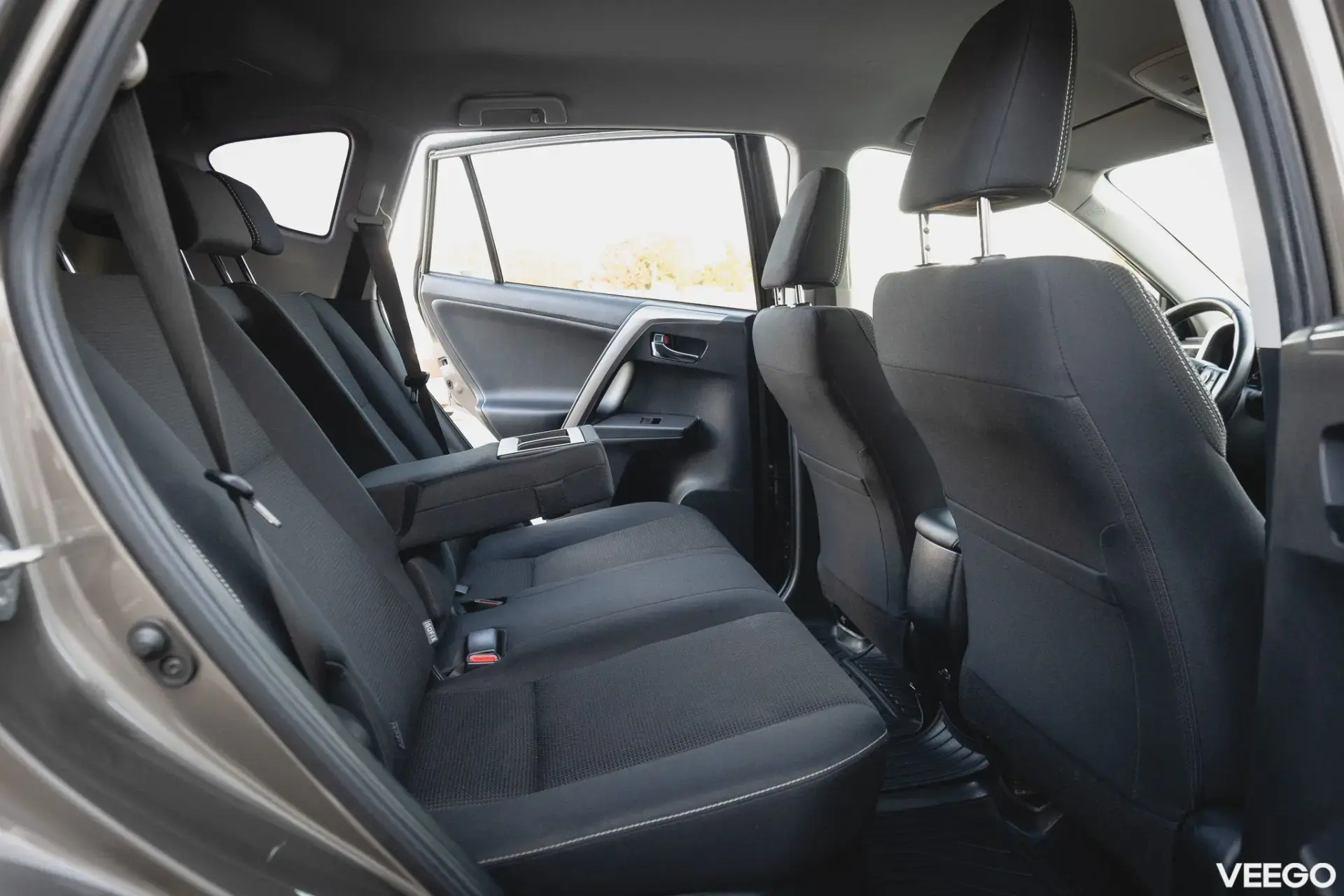 Toyota RAV4 Luxury Hybrid 2.5 114kW