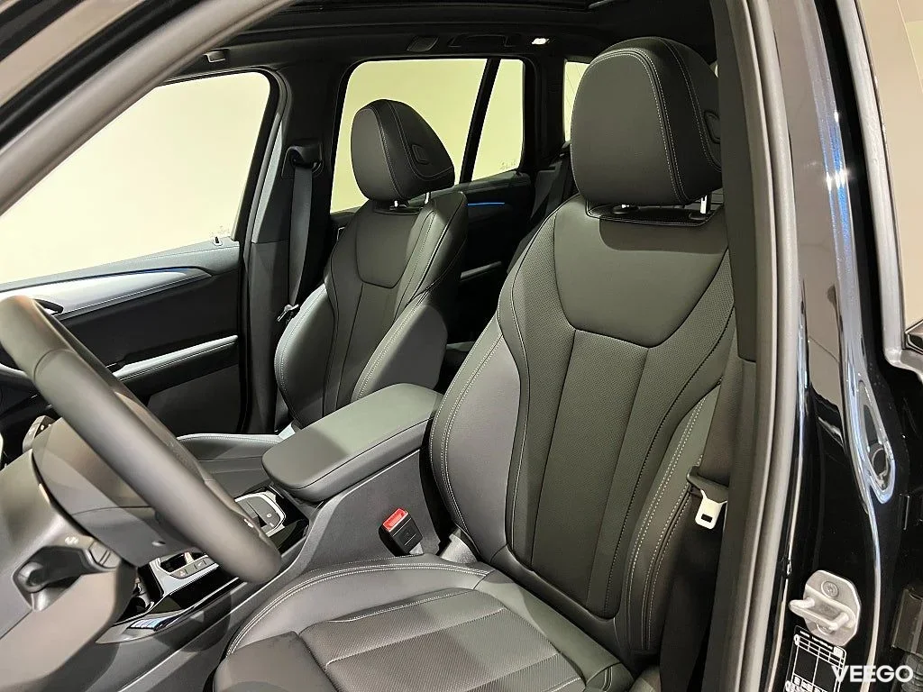 BMW iX3 M-Sport, Drag, Panorama, Navi, Adpt Fart, Elstolar 210kW