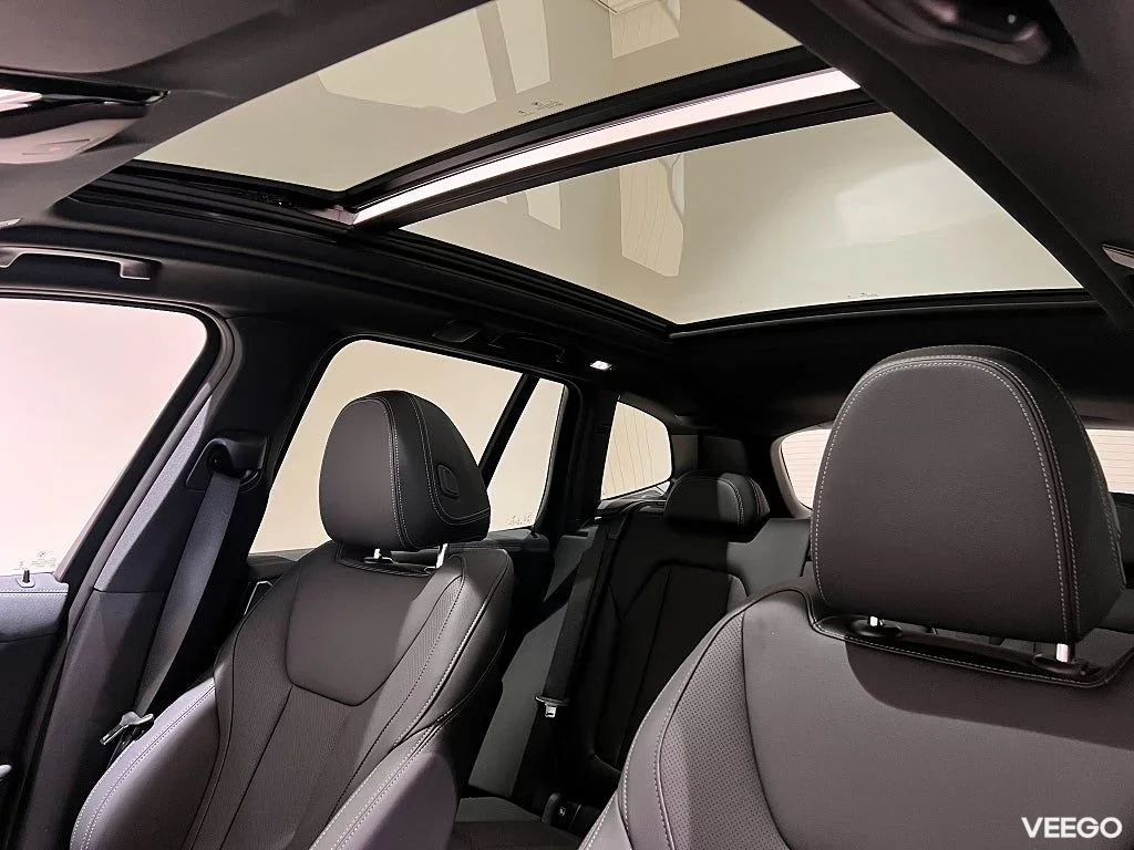 BMW iX3 M-Sport, Drag, Panorama, Navi, Adpt Fart, Elstolar 210kW