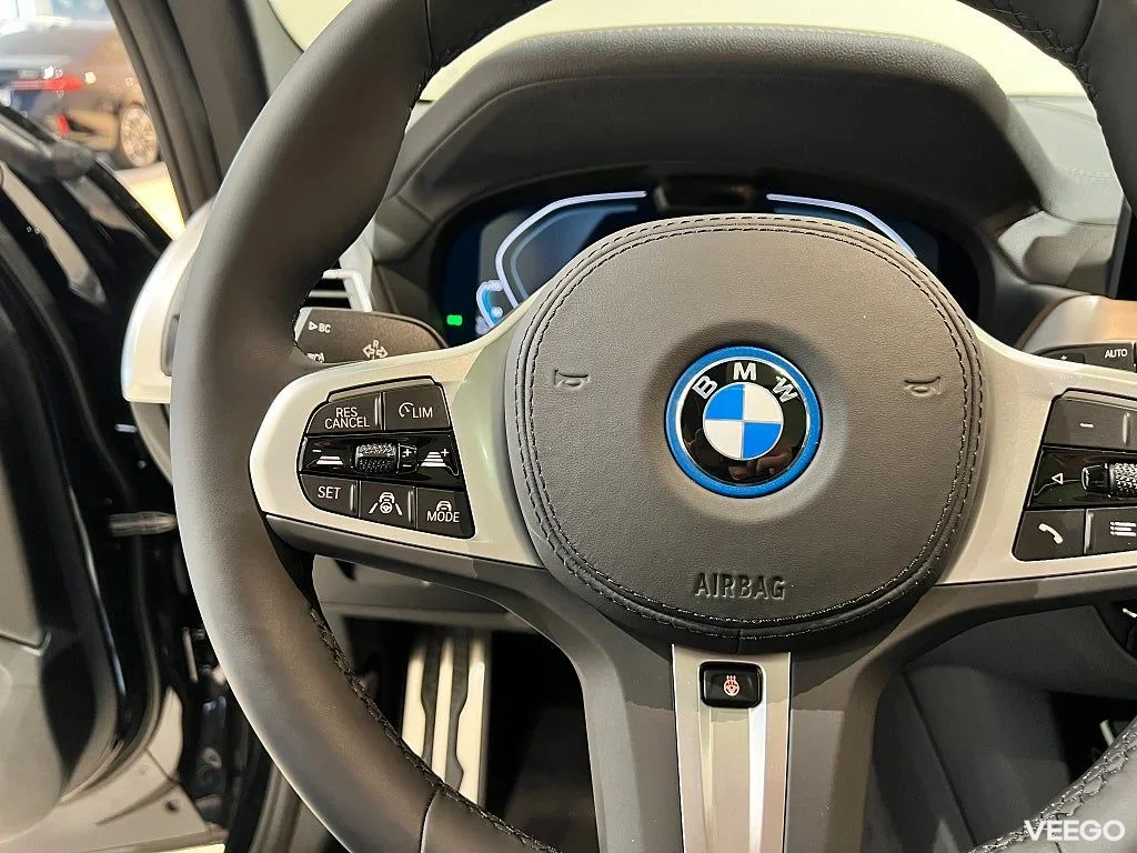 BMW iX3 M-Sport, Drag, Panorama, Navi, Adpt Fart, Elstolar 210kW