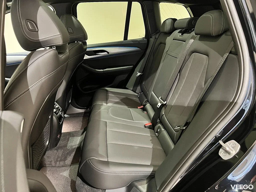 BMW iX3 M-Sport, Drag, Panorama, Navi, Adpt Fart, Elstolar 210kW