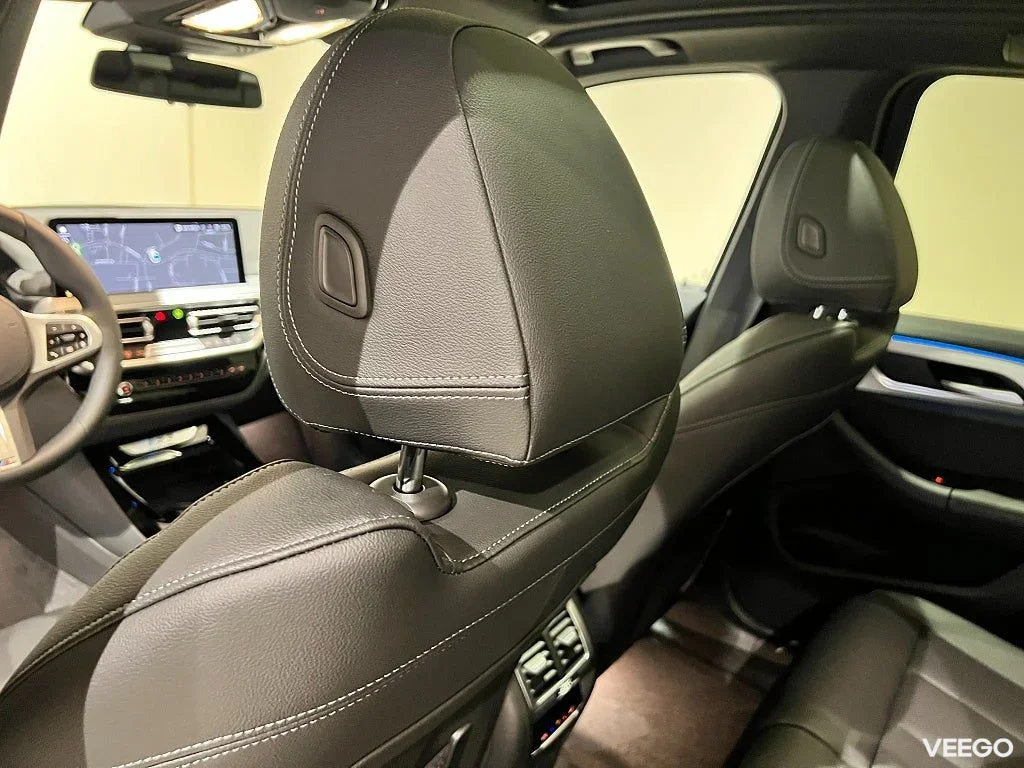 BMW iX3 M-Sport, Drag, Panorama, Navi, Adpt Fart, Elstolar 210kW