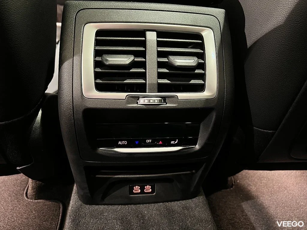 BMW iX3 M-Sport, Drag, Panorama, Navi, Adpt Fart, Elstolar 210kW