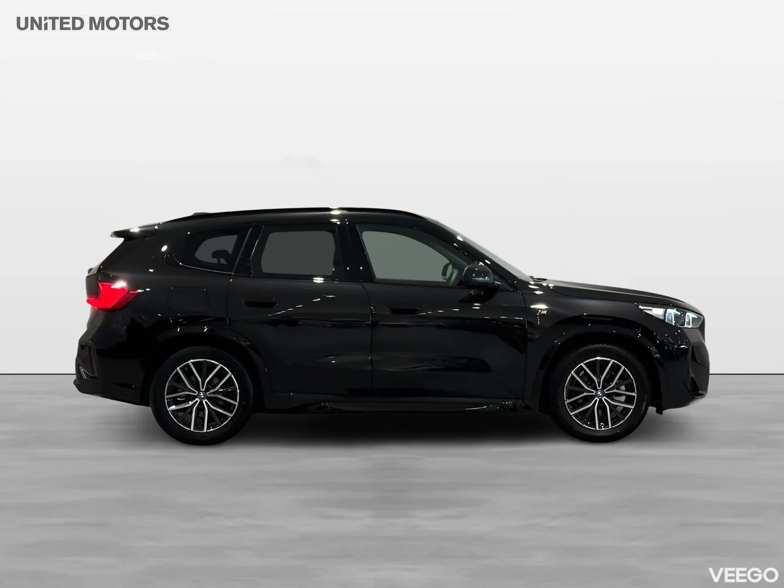 BMW iX1 xDrive30 M Sport Business Drag Innovation Adpt Farth