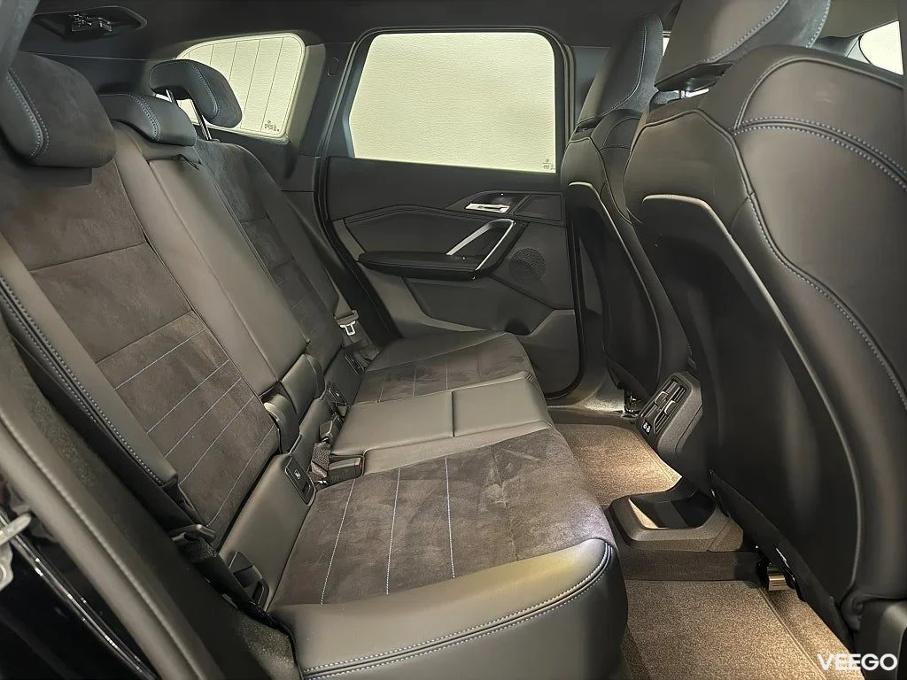 BMW iX1 xDrive30 M Sport Business Drag Innovation Adpt Farth