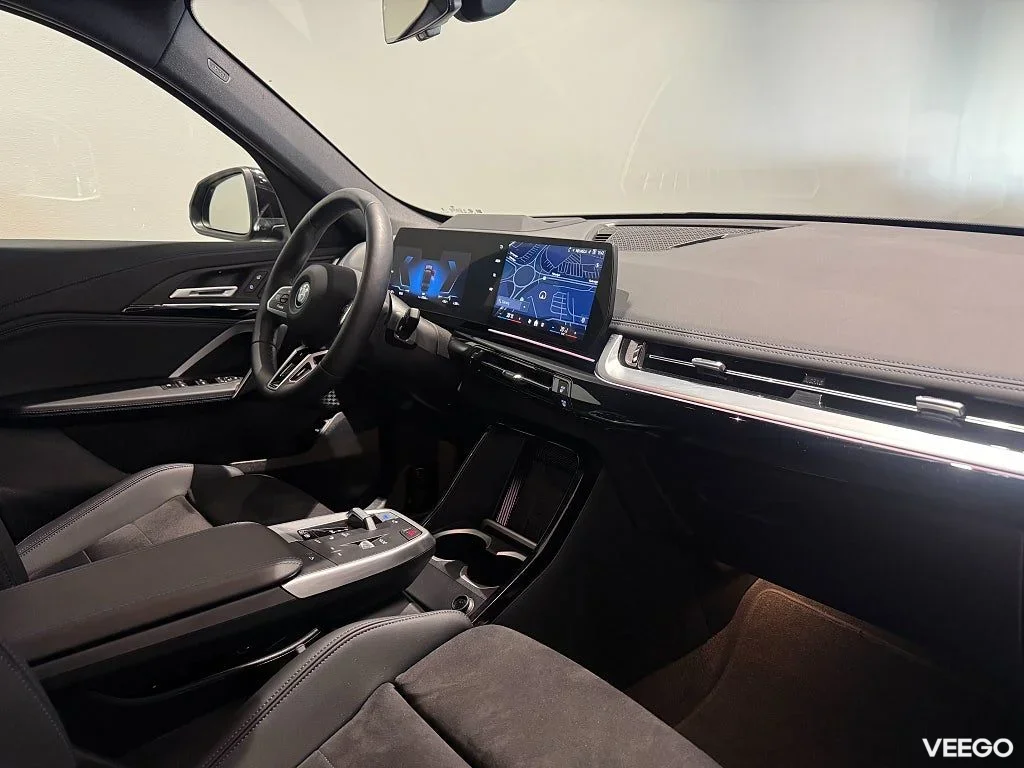 BMW iX1 xDrive30 M Sport Business Drag Innovation Adpt Farth