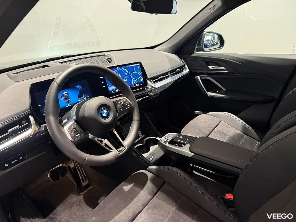 BMW iX1 xDrive30 M Sport Business Drag Innovation Adpt Farth