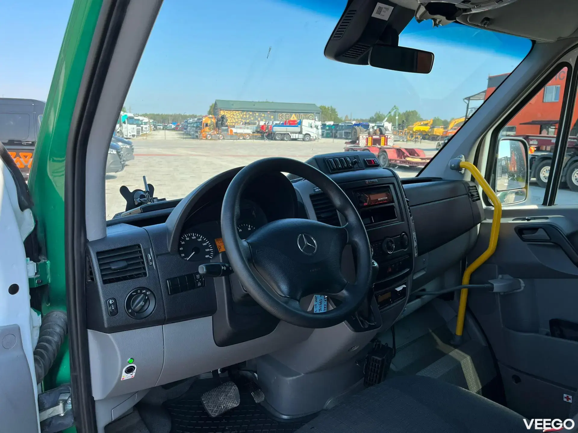 Mercedes-Benz SPRINTER 516 CDI 19 + 1 SEATS 120kW