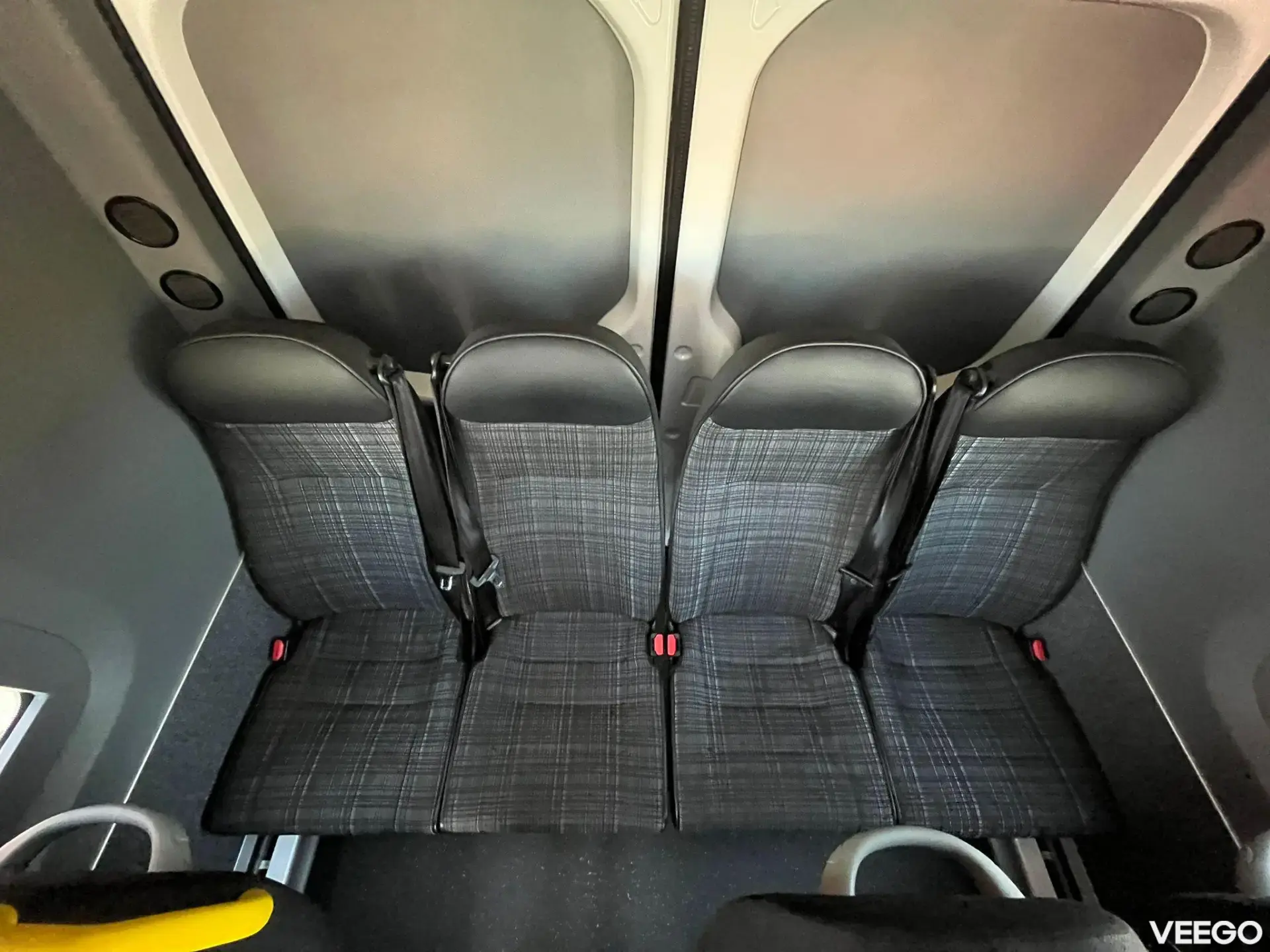 Mercedes-Benz SPRINTER 516 CDI 19 + 1 SEATS 120kW