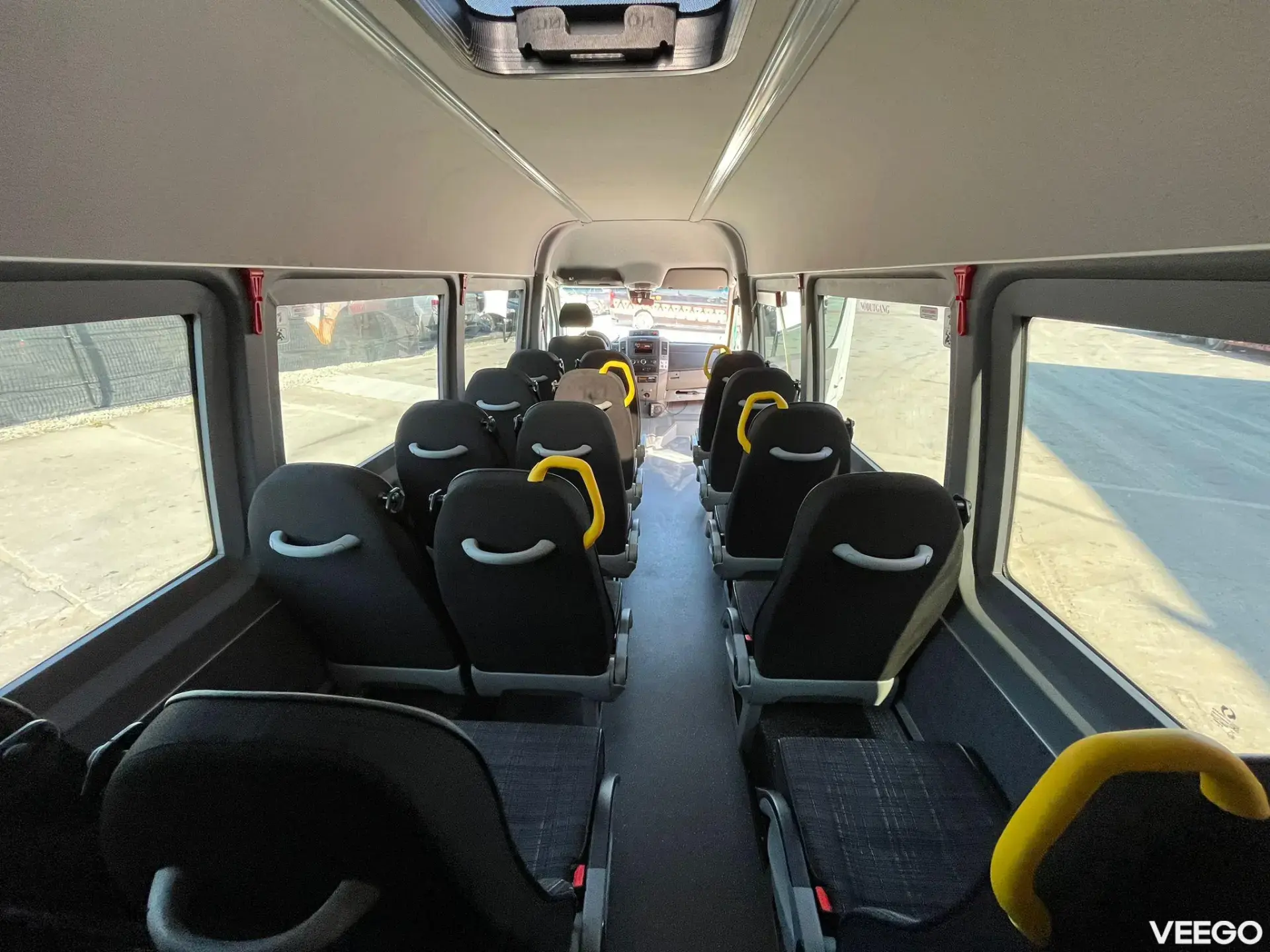 Mercedes-Benz SPRINTER 516 CDI 19 + 1 SEATS 120kW