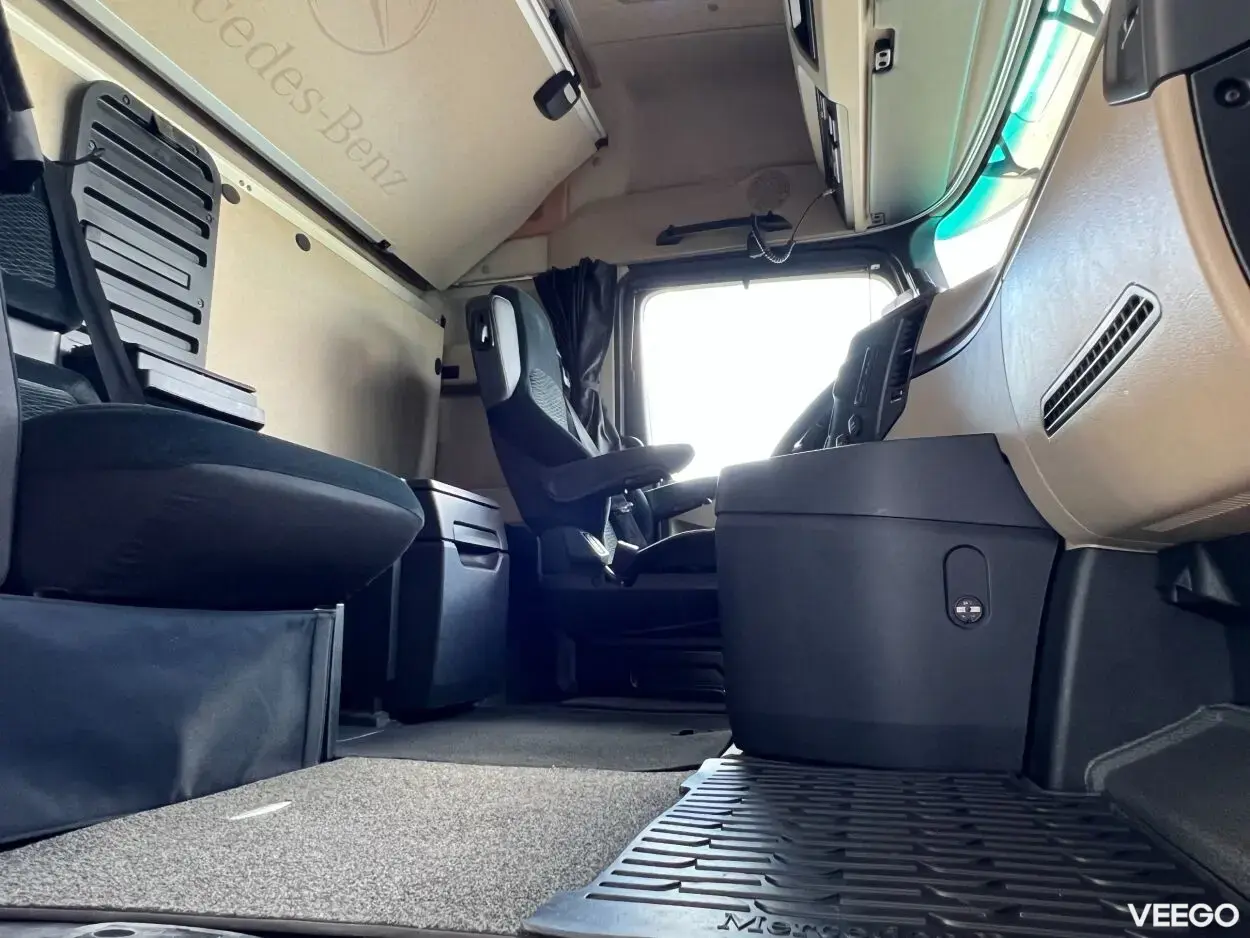 Mercedes-Benz Actros BigSpace 1845LS Solostar 12.8 330kW