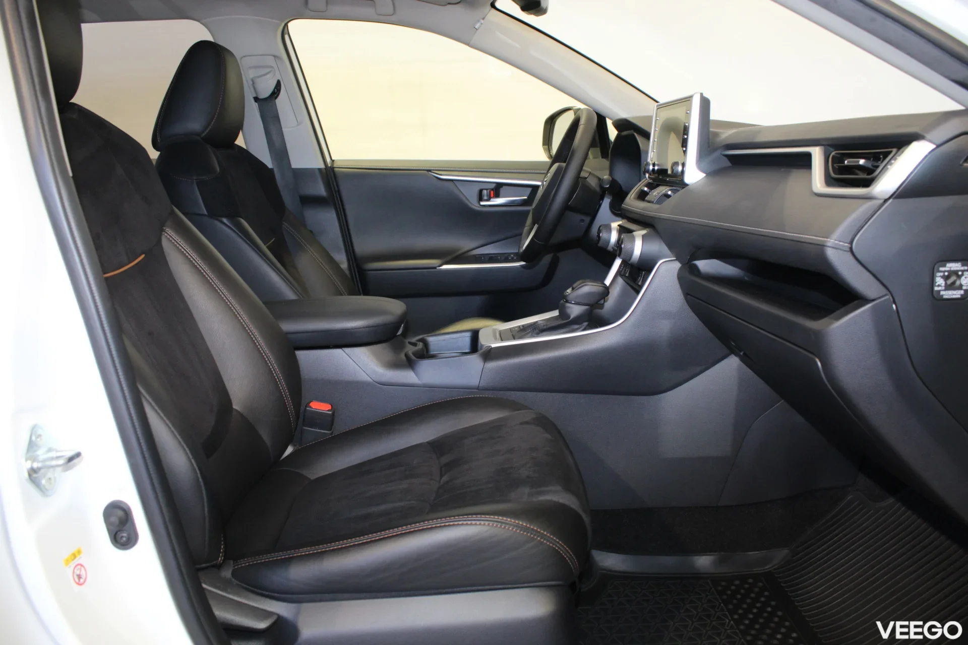 Toyota RAV4 Luxury Plus 2.5 131kW
