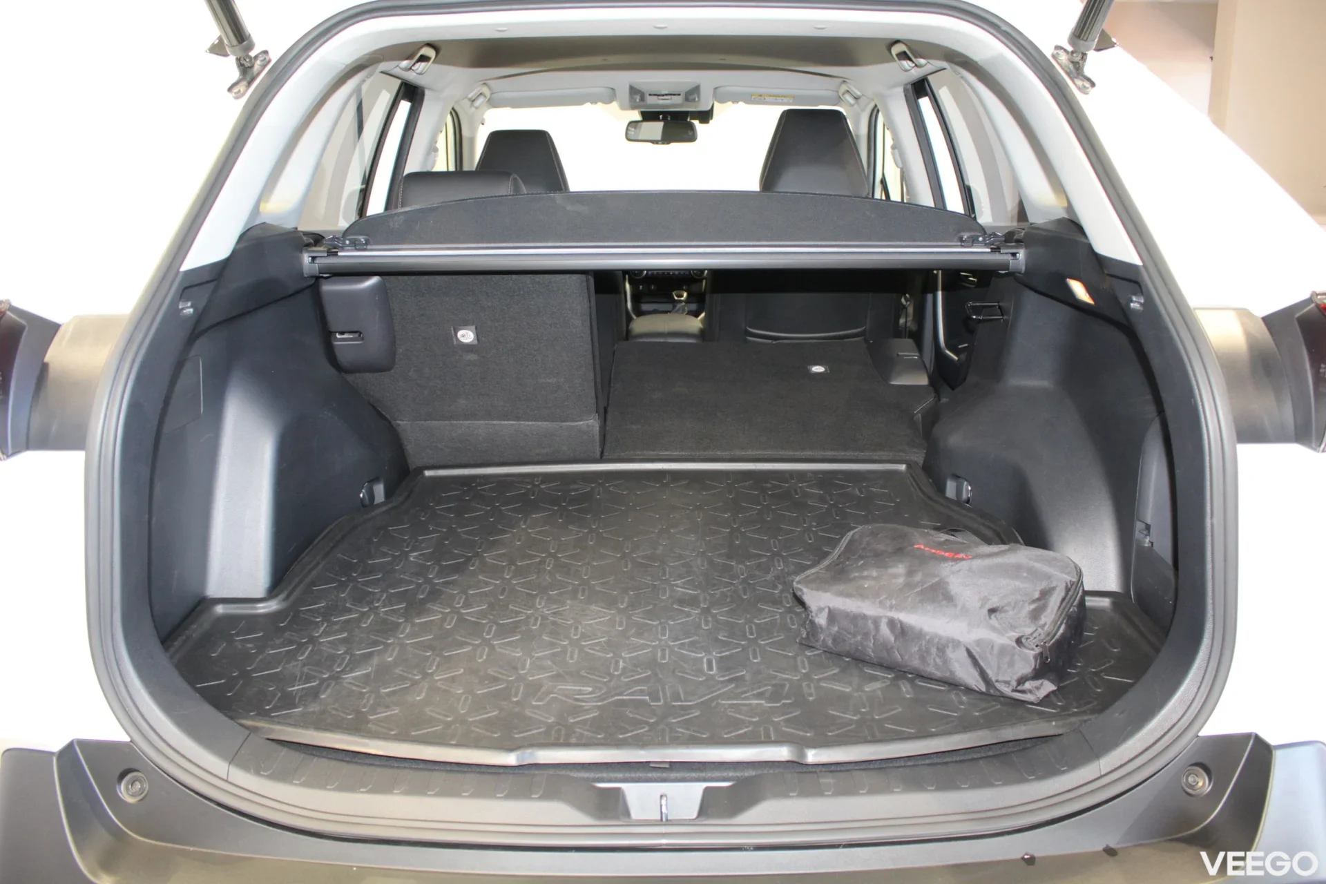 Toyota RAV4 Luxury Plus 2.5 131kW