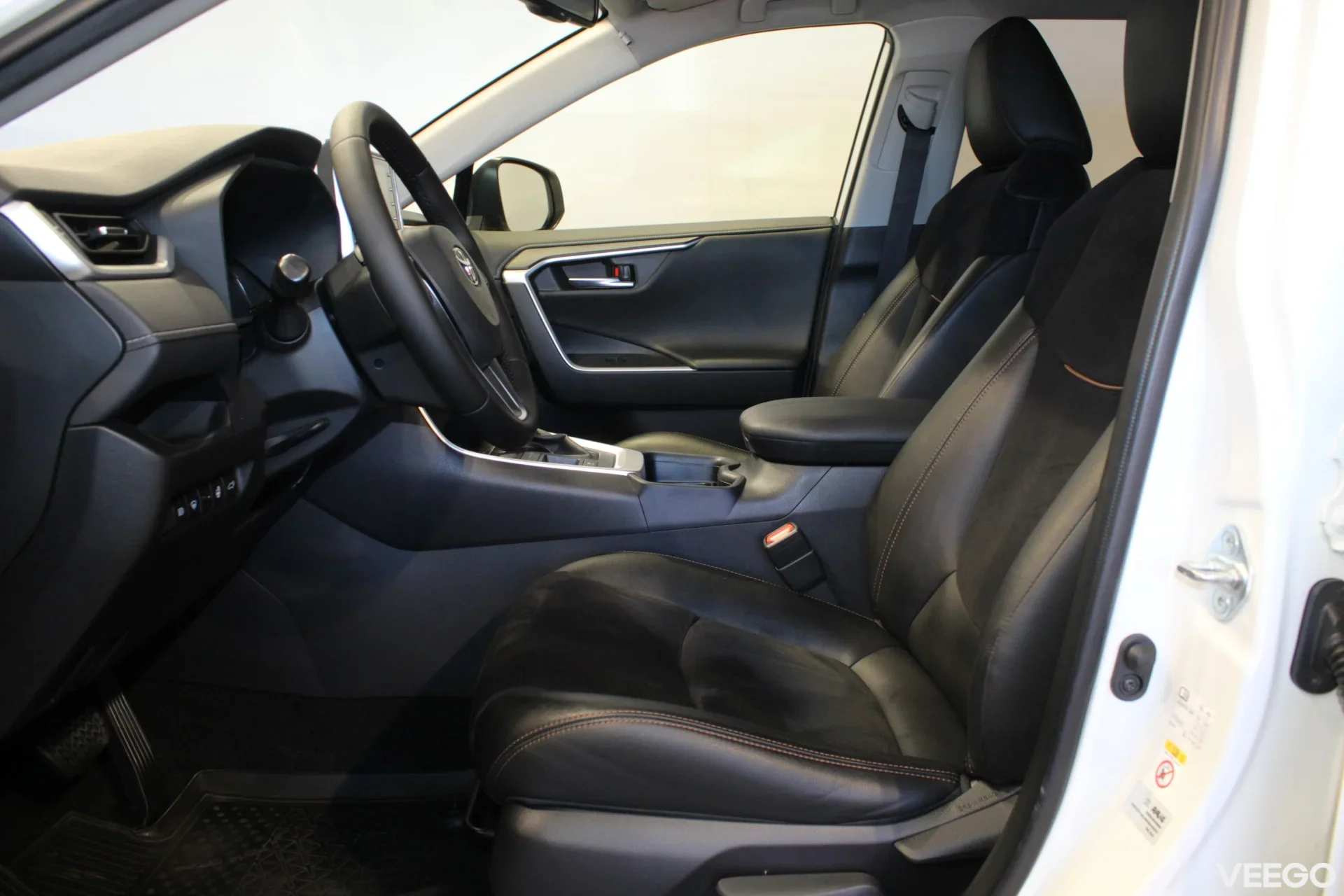 Toyota RAV4 Luxury Plus 2.5 131kW