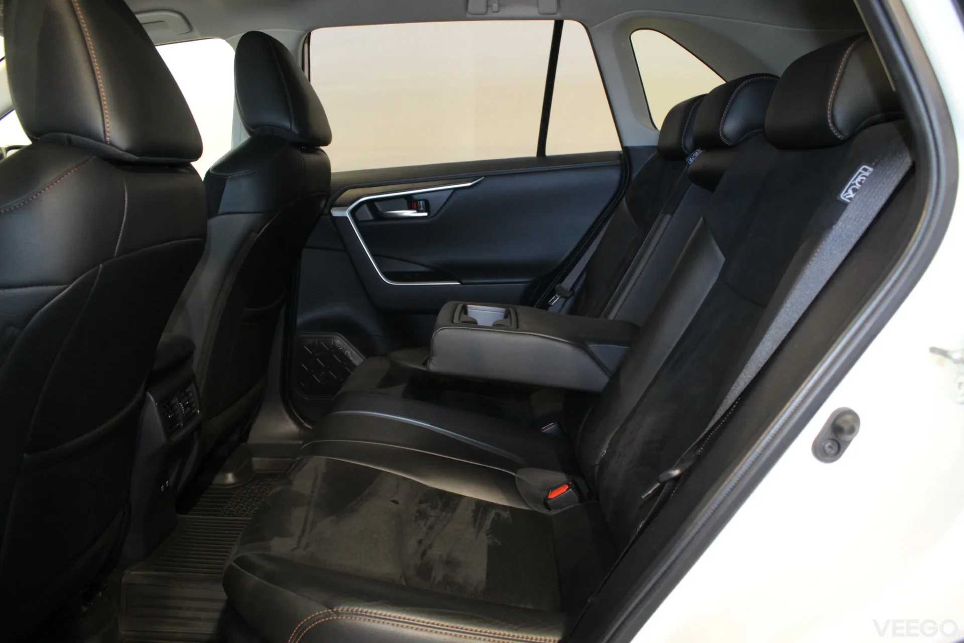Toyota RAV4 Luxury Plus 2.5 131kW