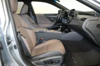 Lexus ES 300h Limited Edition 2.5 160kW thumbnail