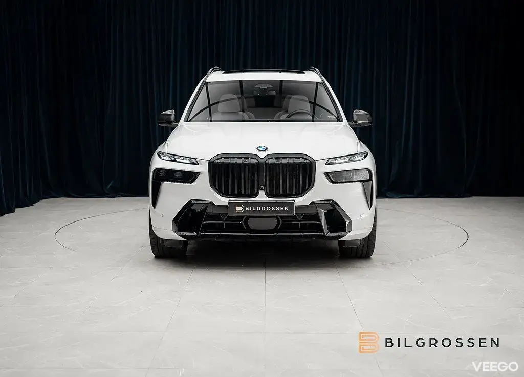 BMW X7 xDrive40d M Sport Pro B&W Sky Lounge Luft 6-Sits MOMS 259kW