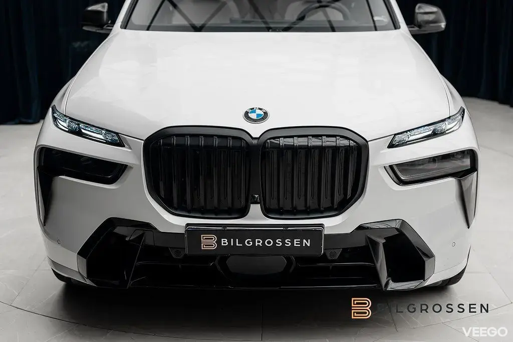 BMW X7 xDrive40d M Sport Pro B&W Sky Lounge Luft 6-Sits MOMS 259kW