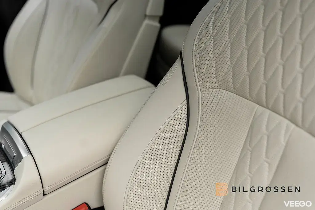 BMW X7 xDrive40d M Sport Pro B&W Sky Lounge Luft 6-Sits MOMS 259kW