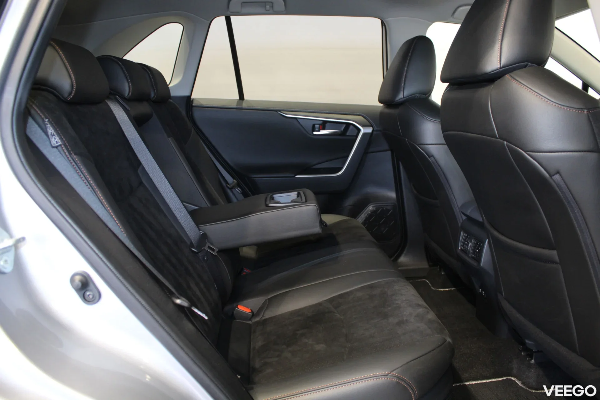 Toyota RAV4 Luxury Plus AWD 2.5 131kW