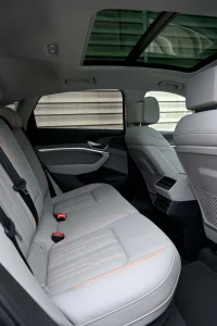 Audi Q8 e-tron 55 SPORTBACK B&O SAFETY PRO 114 kWh 300kW thumbnail