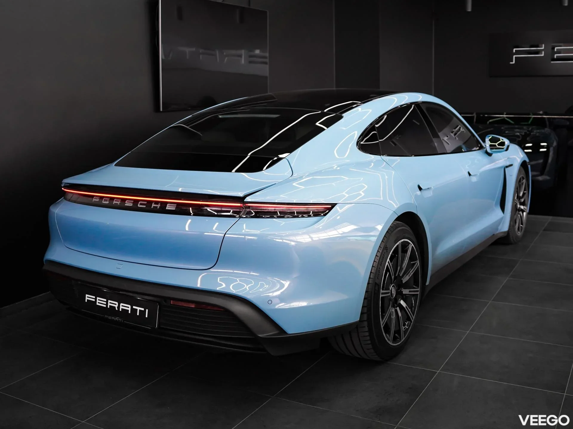 Porsche Taycan 360kW