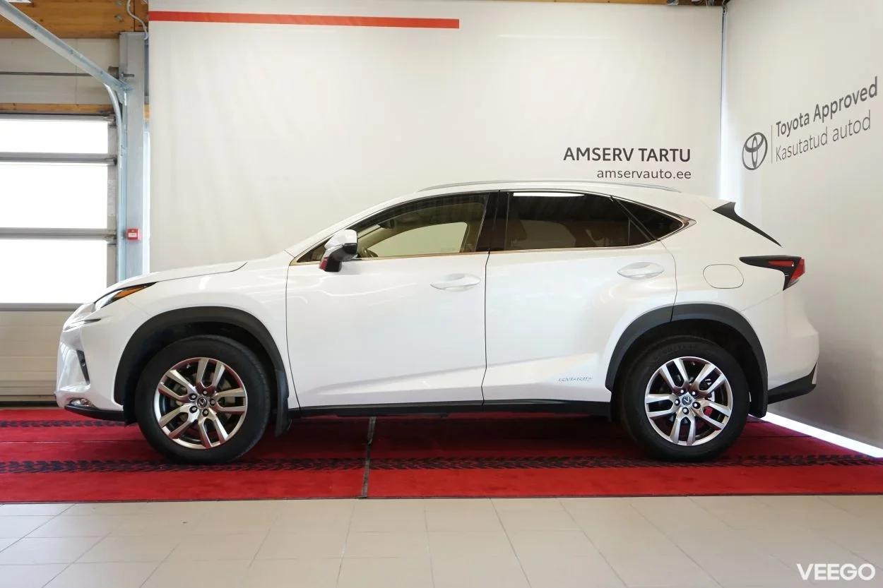 Lexus NX 300h Executive 2.5 114kW