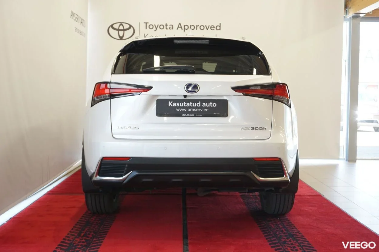 Lexus NX 300h Executive 2.5 114kW