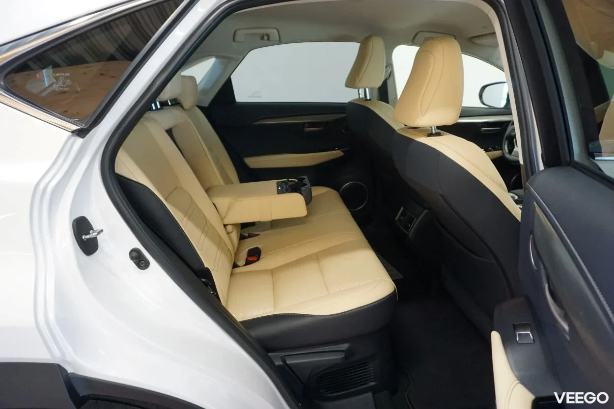 Lexus NX 300h Executive 2.5 114kW