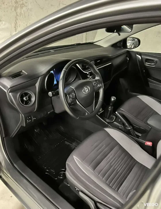 Toyota Auris 1.6 97kW