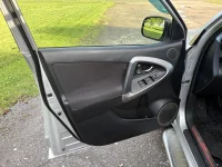 Toyota RAV4 2.2 100kW thumbnail