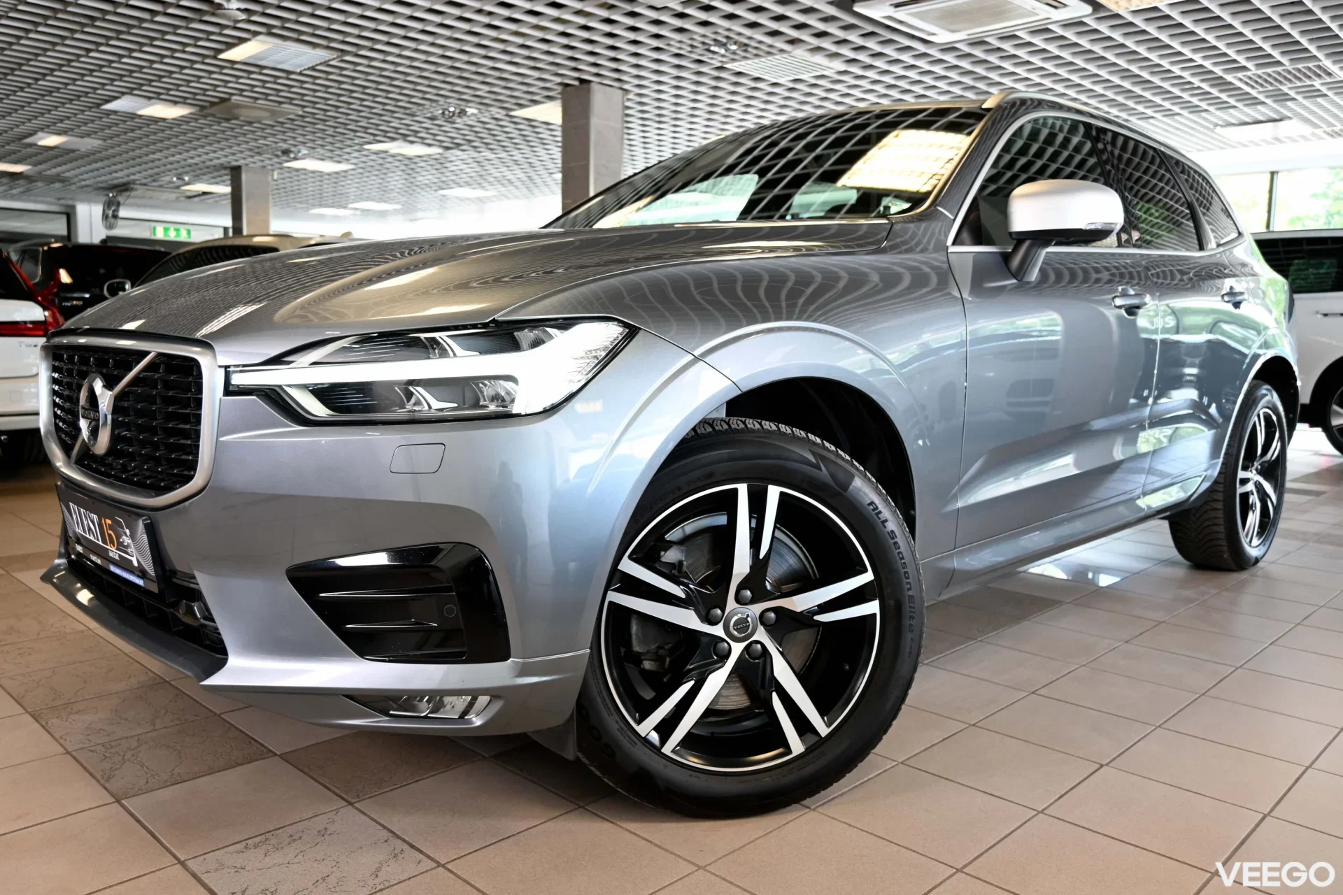 Volvo XC60 AWD R-DESIGN XENIUM PRO INTELLI SAFE MY2018 2 173kW