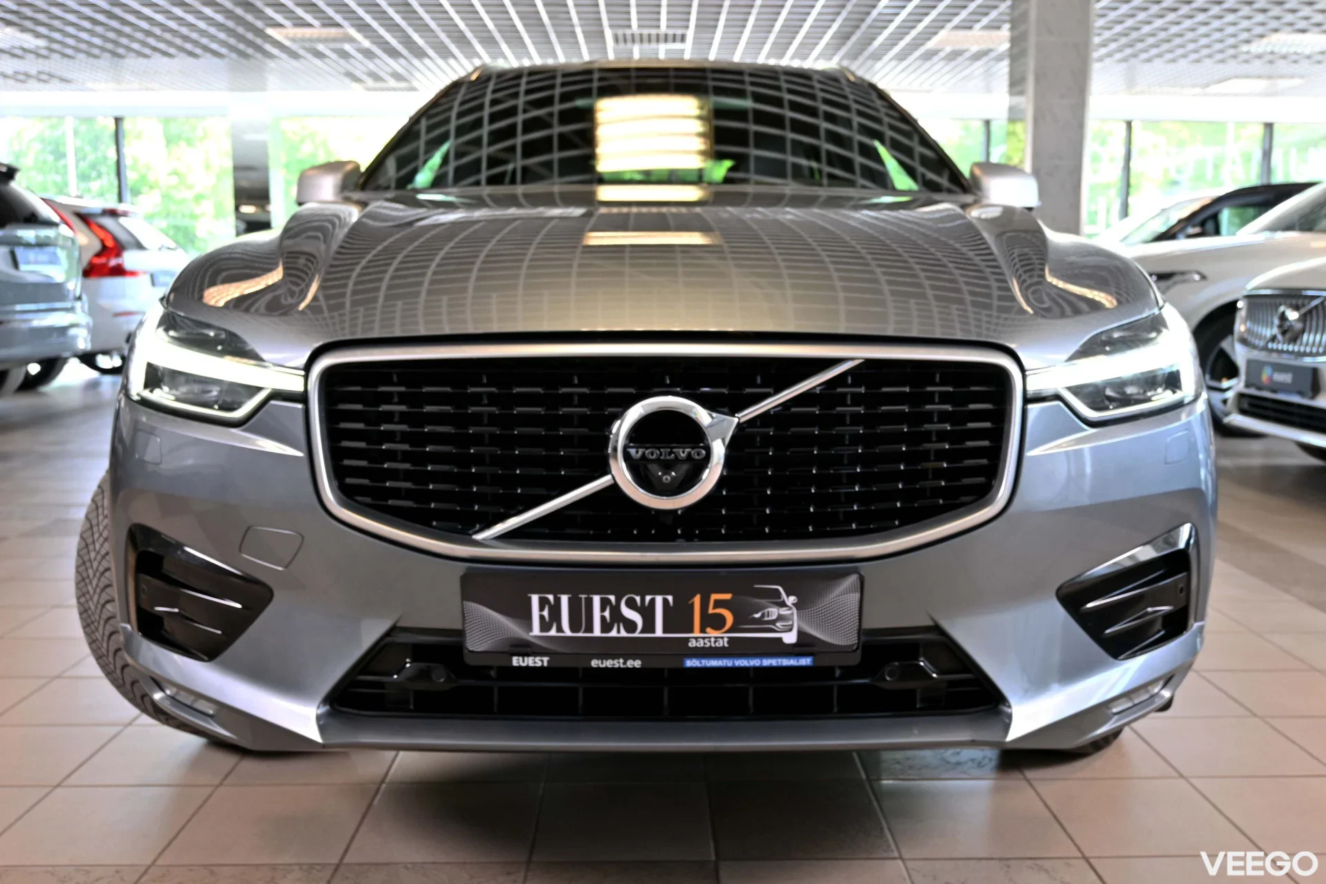 Volvo XC60 AWD R-DESIGN XENIUM PRO INTELLI SAFE MY2018 2 173kW