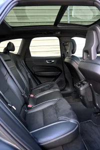 Volvo XC60 AWD R-DESIGN XENIUM PRO INTELLI SAFE MY2018 2 173kW thumbnail