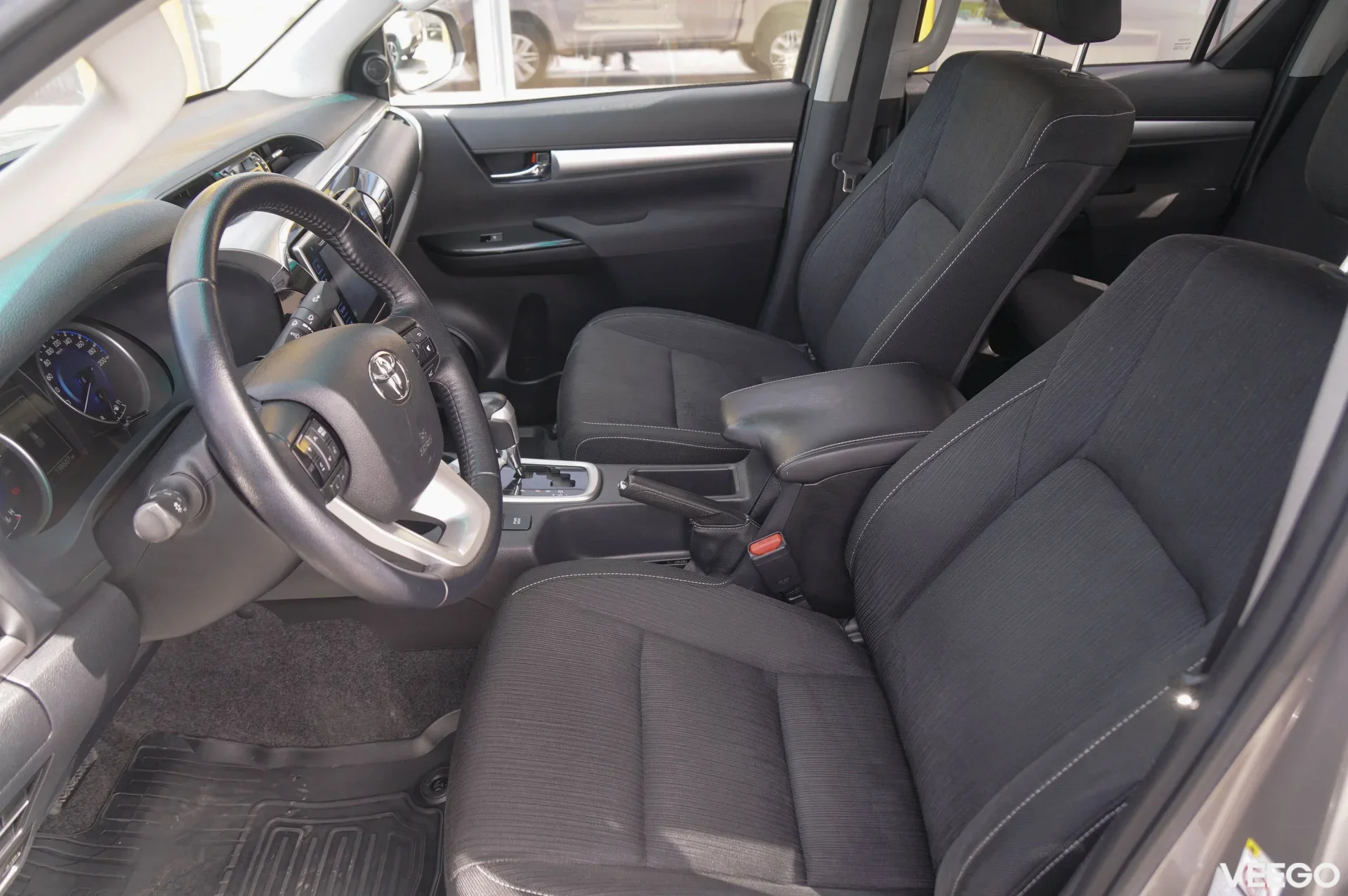 Toyota Hilux - 2.4 110kW