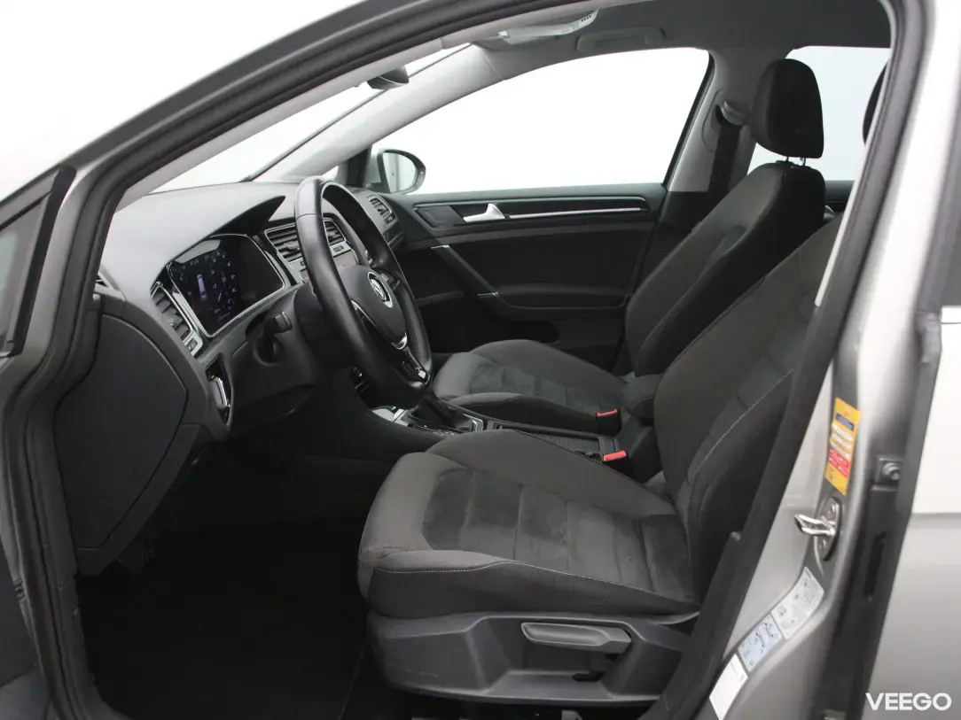 Volkswagen Golf 1.6 85kW