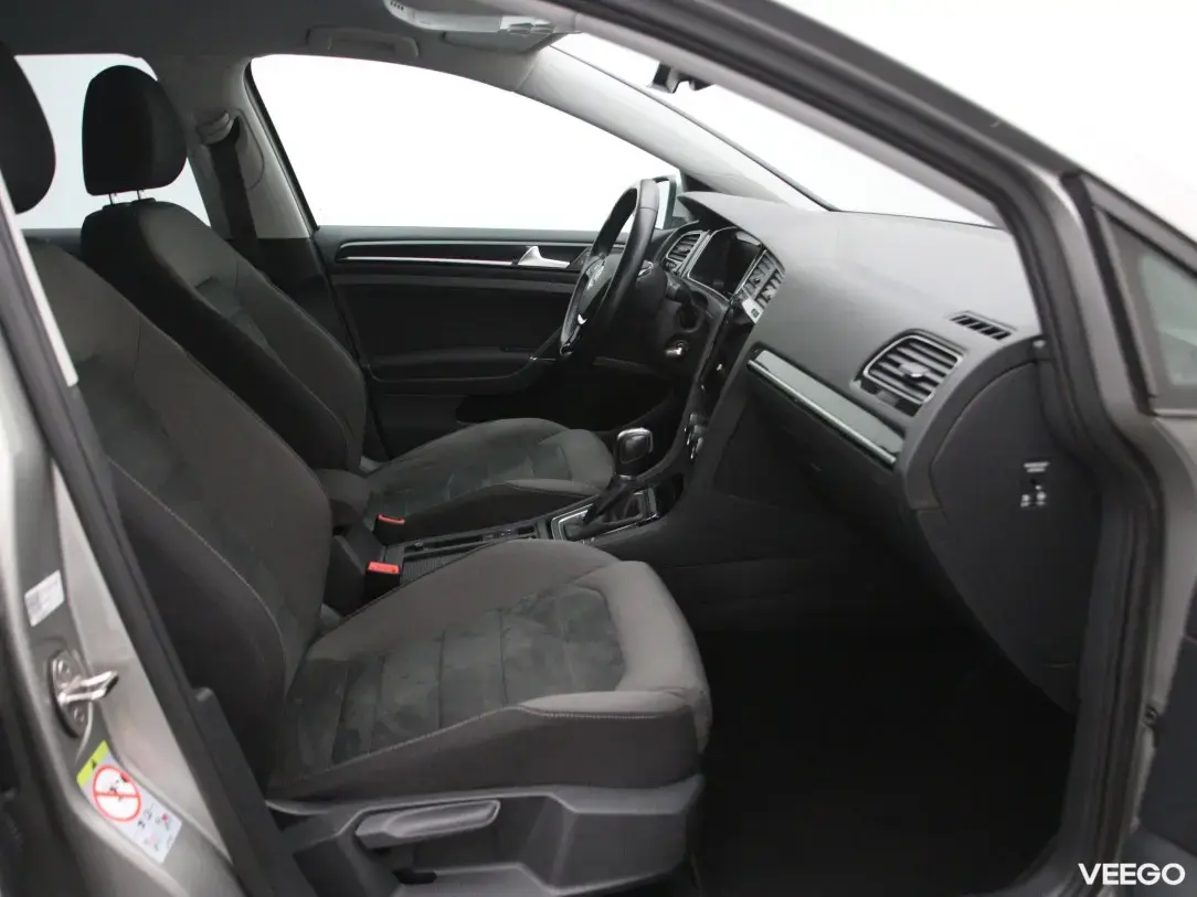 Volkswagen Golf 1.6 85kW