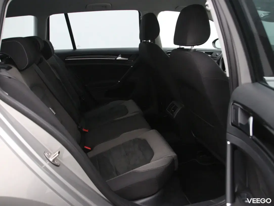 Volkswagen Golf 1.6 85kW