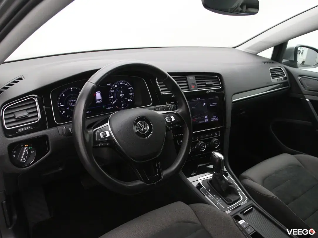 Volkswagen Golf 1.6 85kW