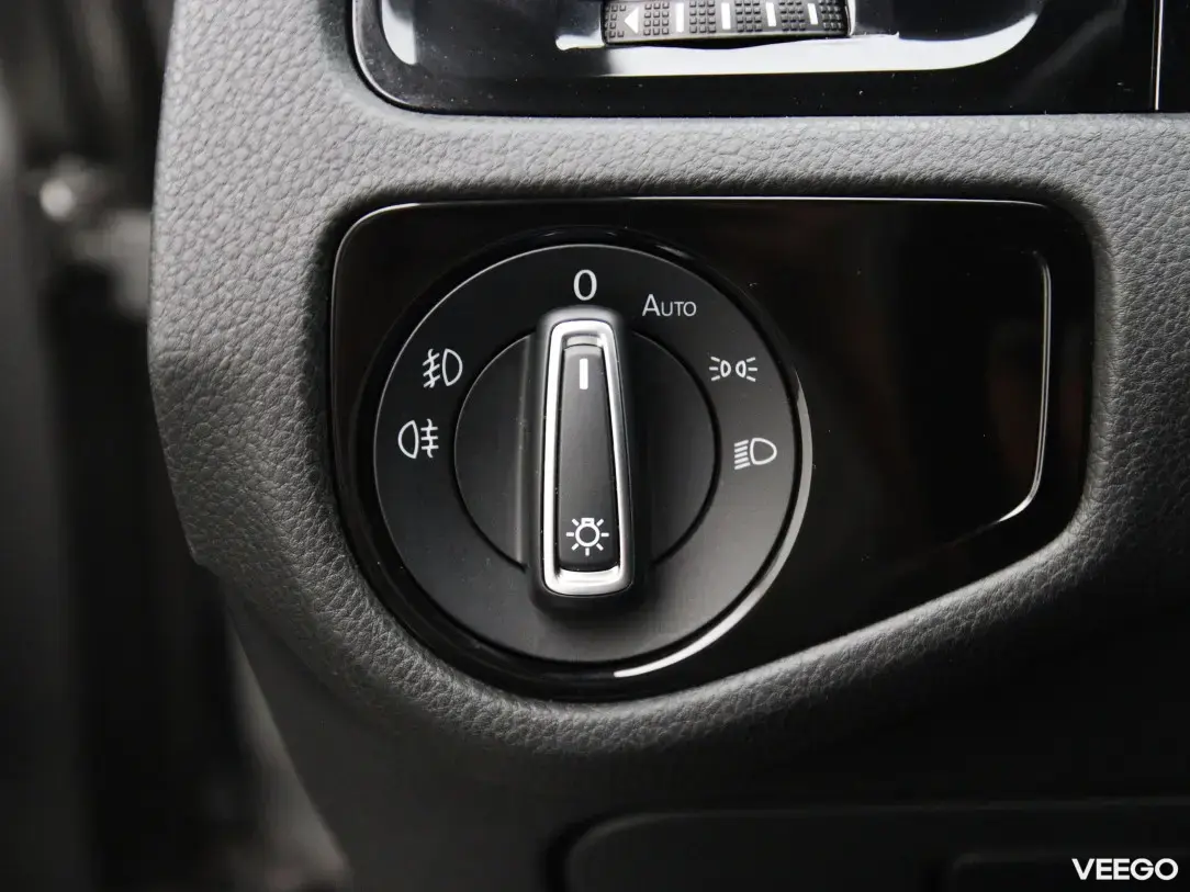 Volkswagen Golf 1.6 85kW