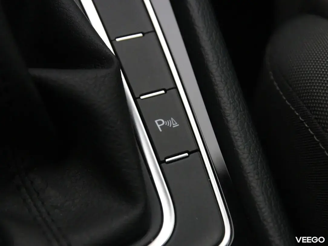 Volkswagen Golf 1.6 85kW