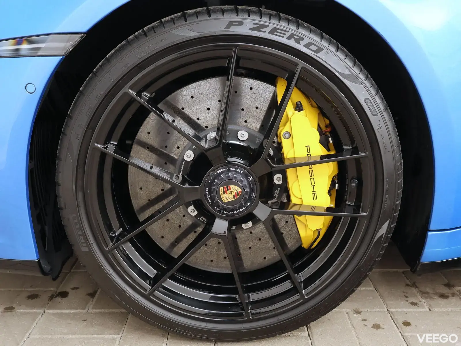 Porsche 911 Carrera 4 GTS 357kW