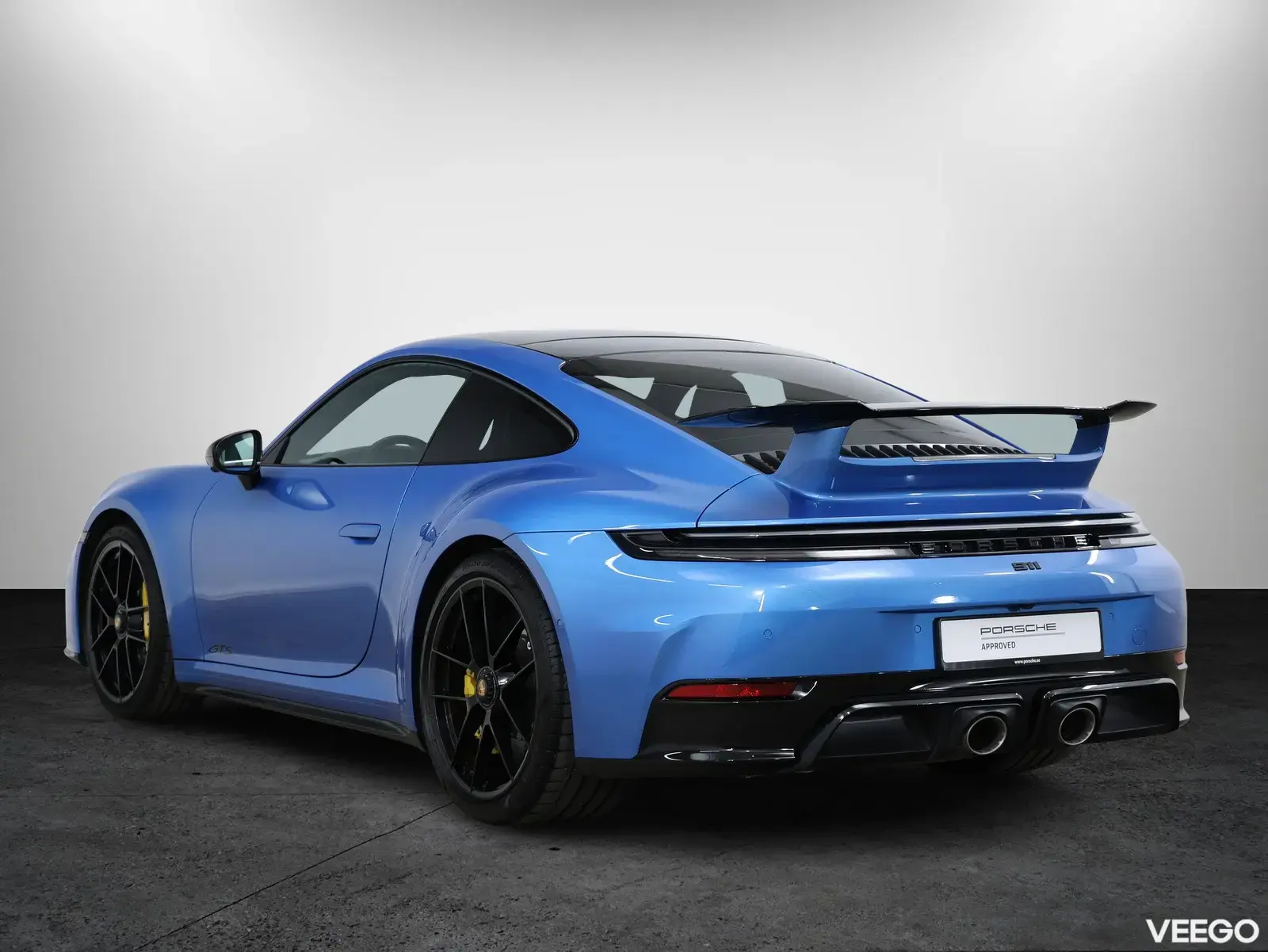 Porsche 911 Carrera 4 GTS 357kW
