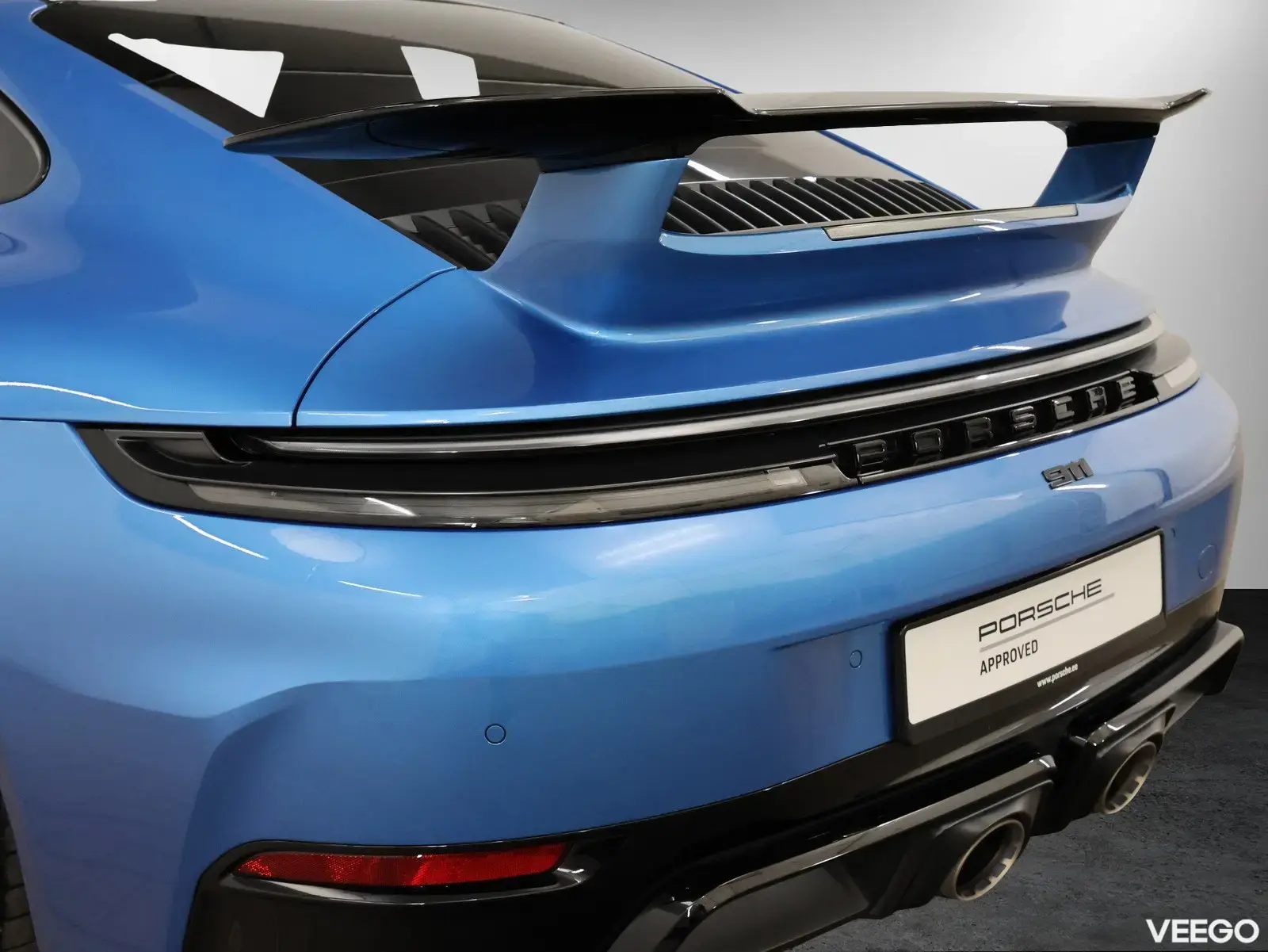 Porsche 911 Carrera 4 GTS 357kW