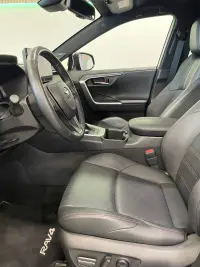 Toyota RAV4 Plug-in Hybrid 136kW thumbnail