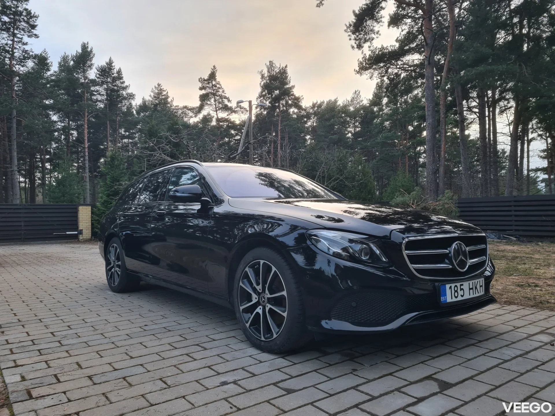Mercedes-Benz E220 W213 2.0 143kW