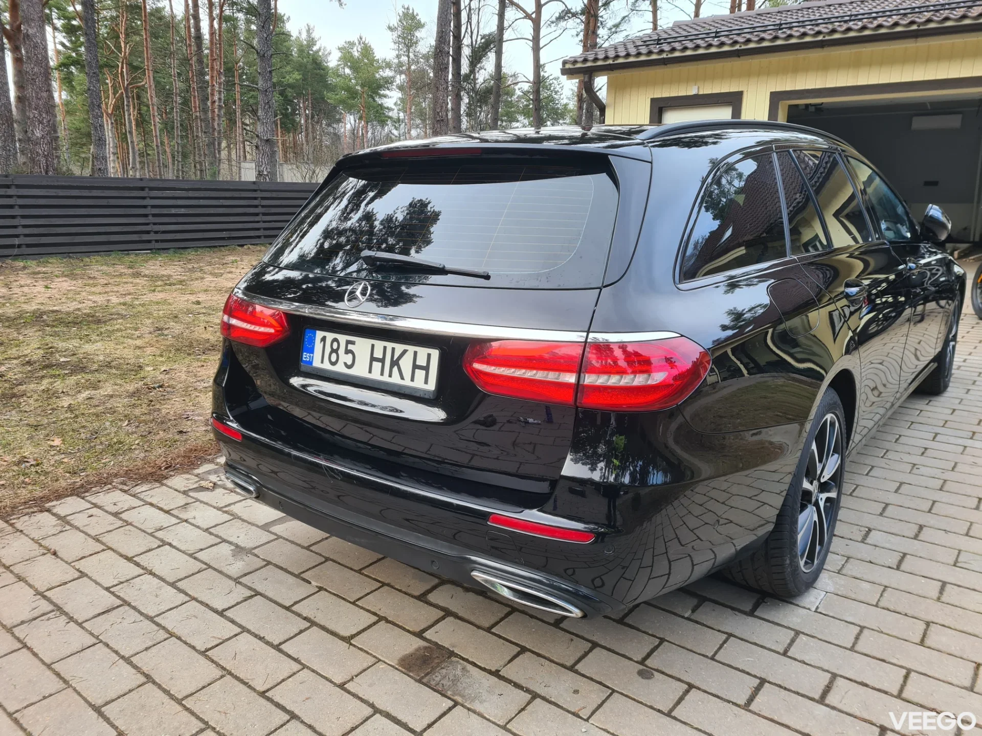 Mercedes-Benz E220 W213 2.0 143kW