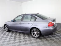 BMW 320 2.0 110kW thumbnail